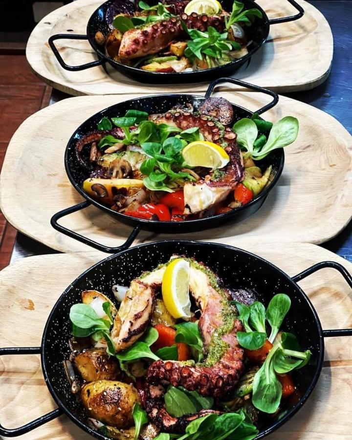 Restauracja I Noclegi Izba Rybacka W Krainie Wygaslych Wulkanow Podgorki Extérieur photo
