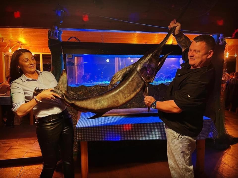 Restauracja I Noclegi Izba Rybacka W Krainie Wygaslych Wulkanow Podgorki Extérieur photo