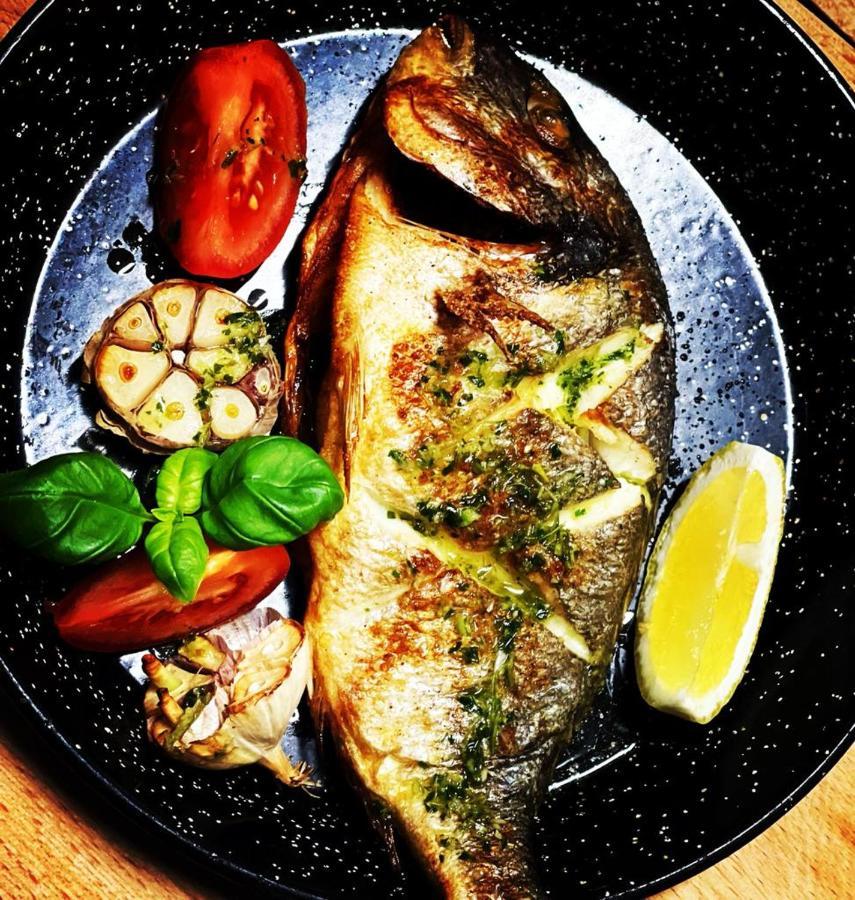 Restauracja I Noclegi Izba Rybacka W Krainie Wygaslych Wulkanow Podgorki Extérieur photo
